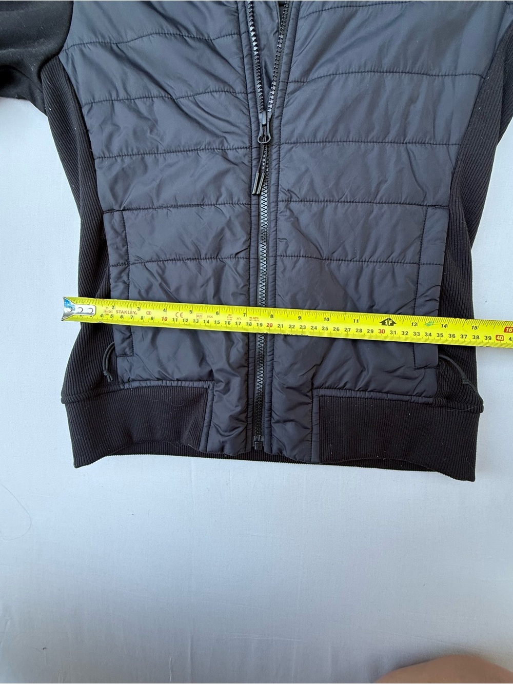 The North Face Women's Black Quilted Hybrid Lightweight Jacket - Picture 5 of 6